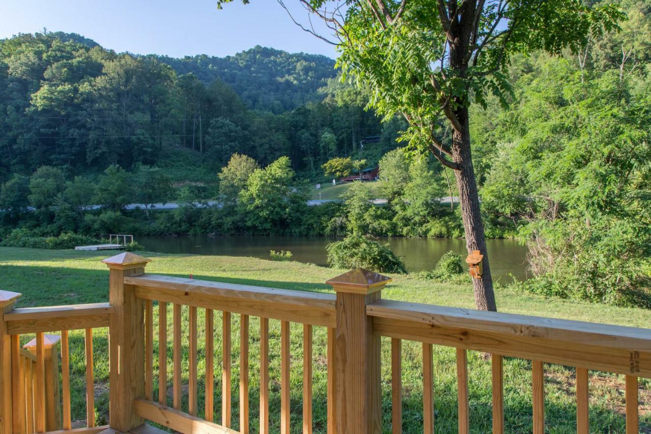3 Bed 2 Bath Vacation Home In 위티어 외부 사진
